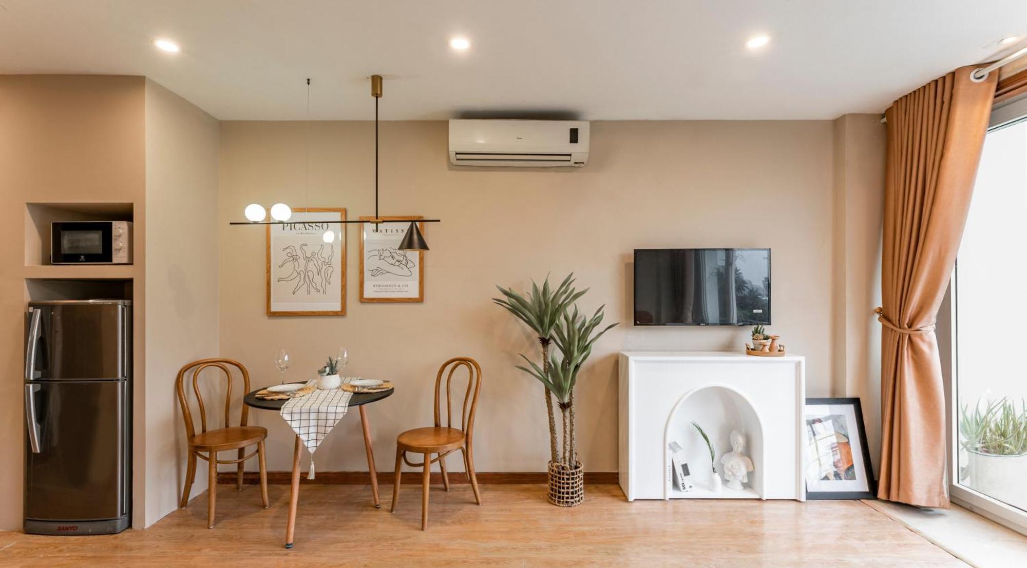 Inam Lakeview Apartment