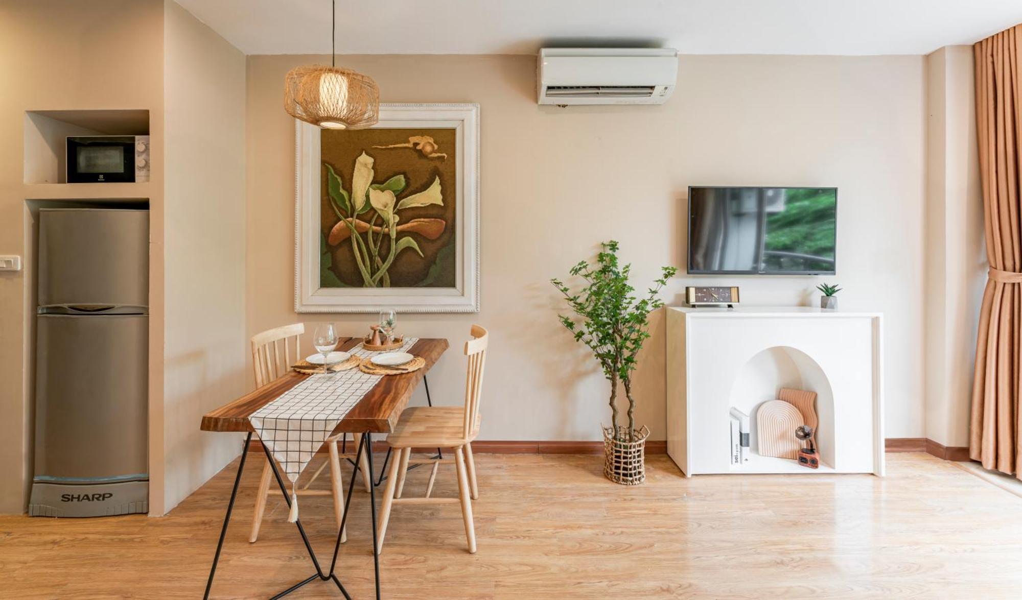 Inam Lakeview Apartment Hanoi